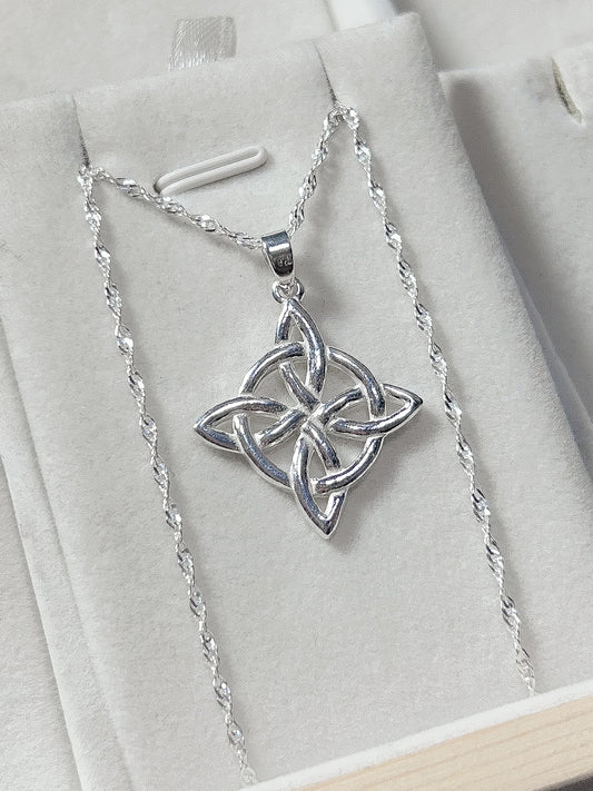 Collar Plata Italiana Nudo de Bruja Liso